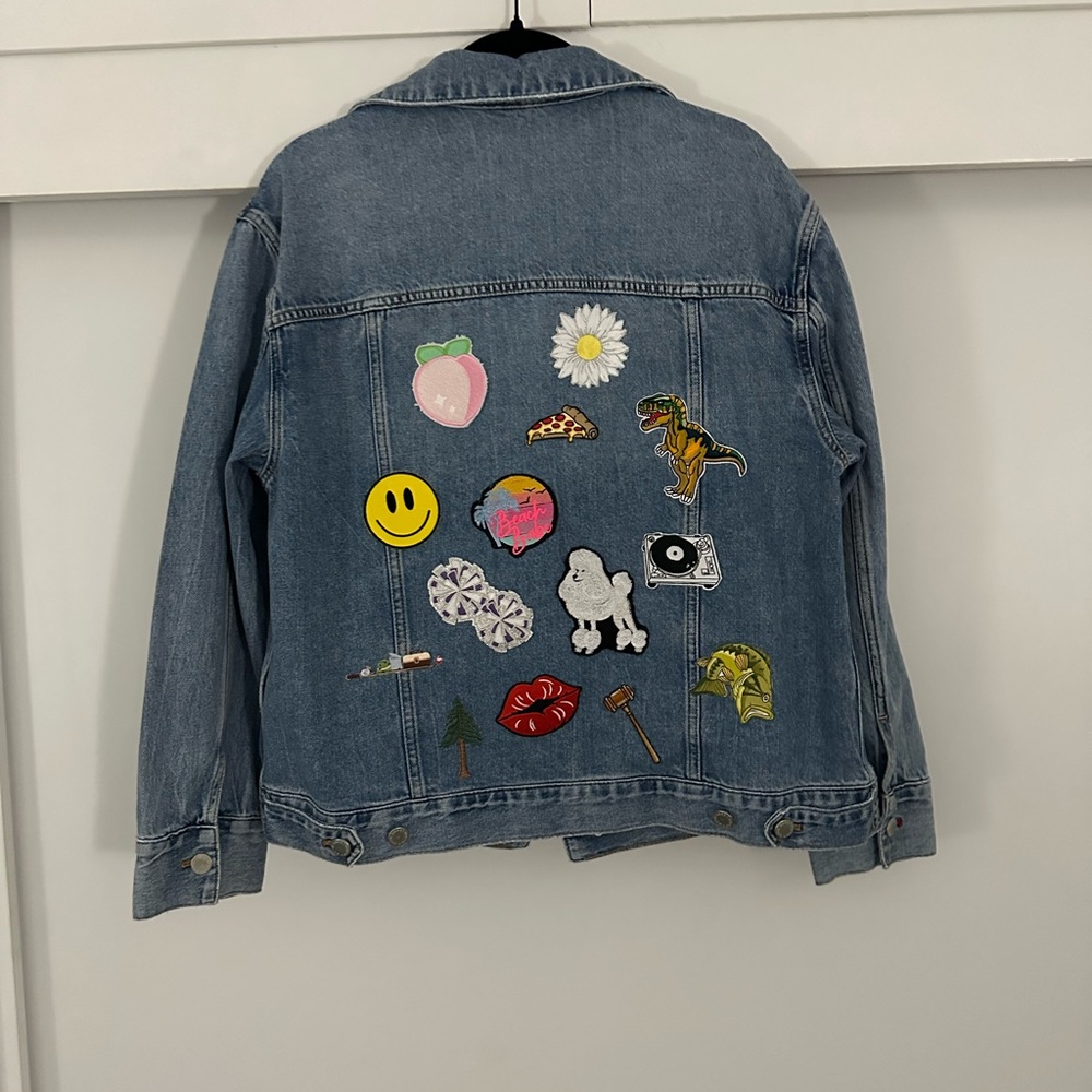 Alice + Olivia Light Blue  oversize Denim Jacket with patches